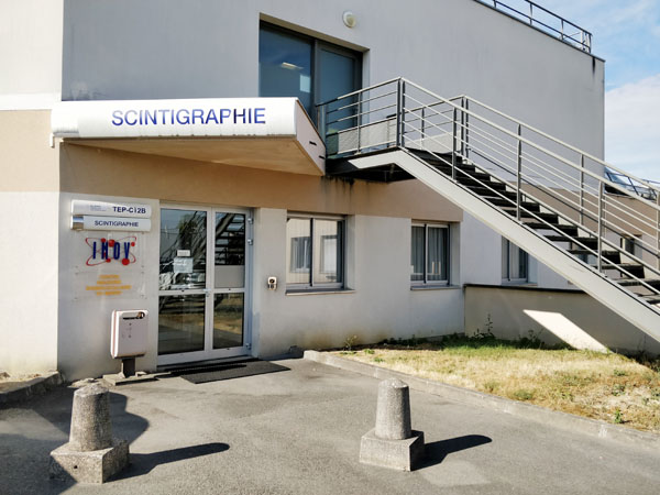 Entrée du service de scintigraphie INOV à Saint-Doulchard